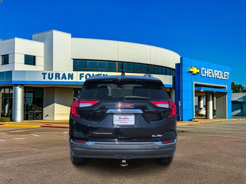 Used 2022 GMC Terrain SLT w/ Tech Package image 4