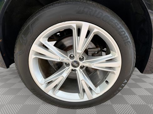 Used 2021 Audi Q8 Premium Plus AWD/4WD image 30