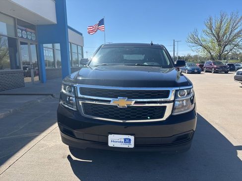 Used 2018 Chevrolet Tahoe LT image 2