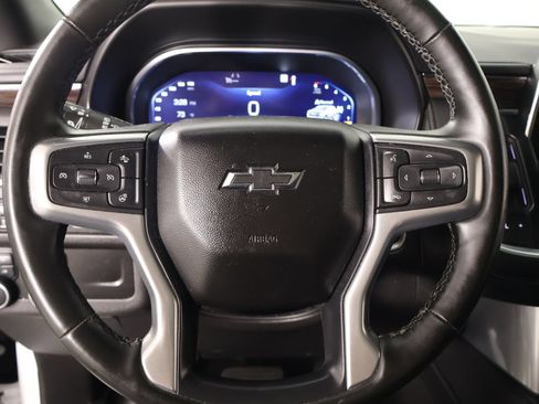 Used 2023 Chevrolet Tahoe Z71 w/ Luxury Package AWD/4WD image 3