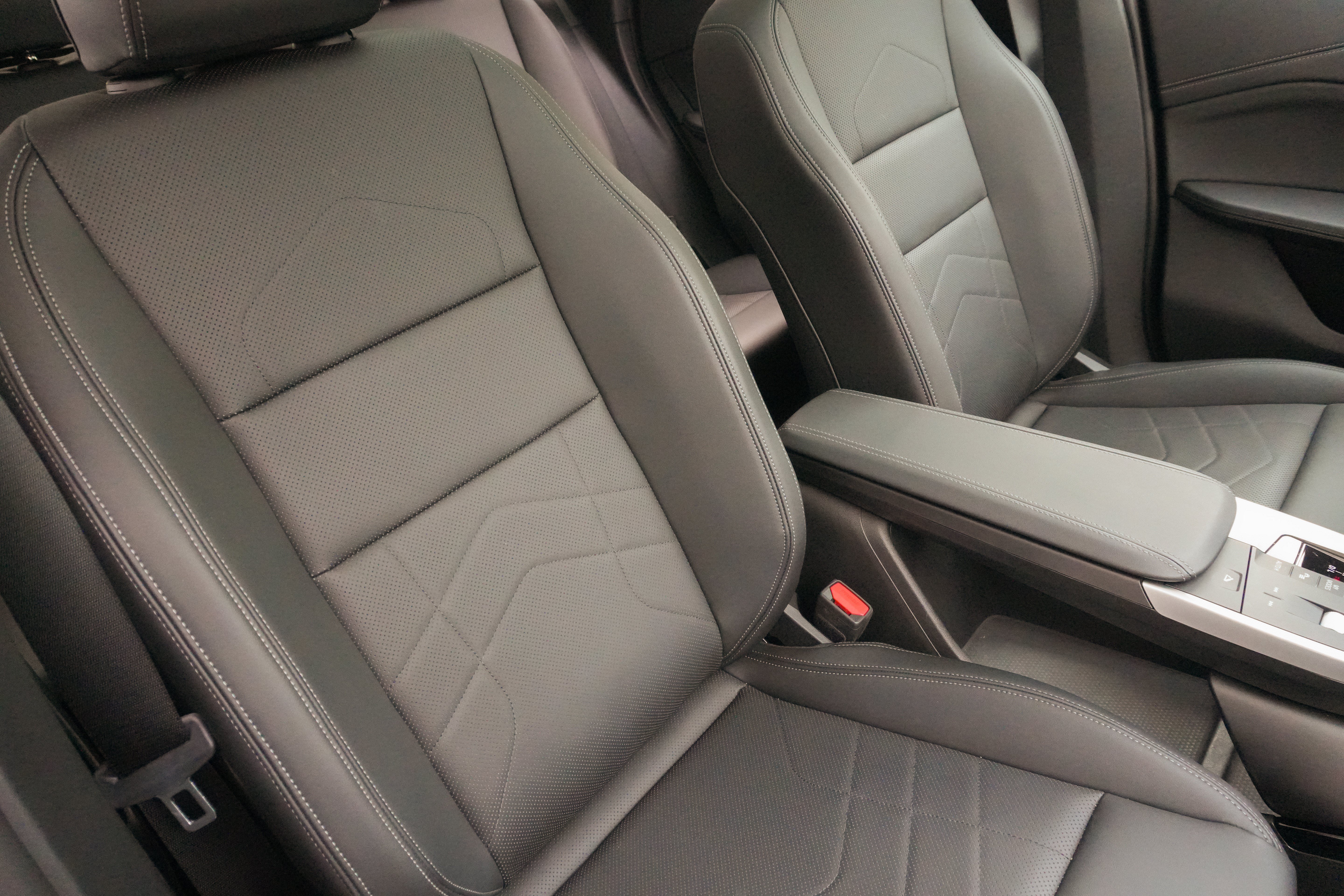 Certified 2025 BMW X1 xDrive28i AWD/4WD image 14