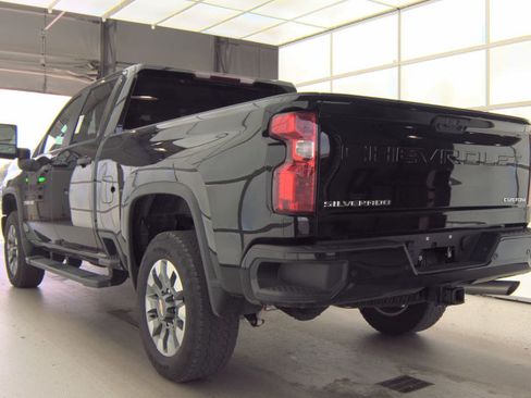 Used 2025 Chevrolet Silverado 2500 Custom w/ Custom Value Package AWD/4WD image 4