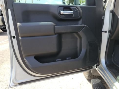Used 2022 Chevrolet Silverado 2500 Custom w/ Custom Value Package AWD/4WD image 18
