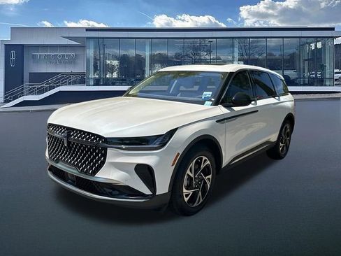 New 2026 Lincoln Nautilus Premier AWD/4WD image 3
