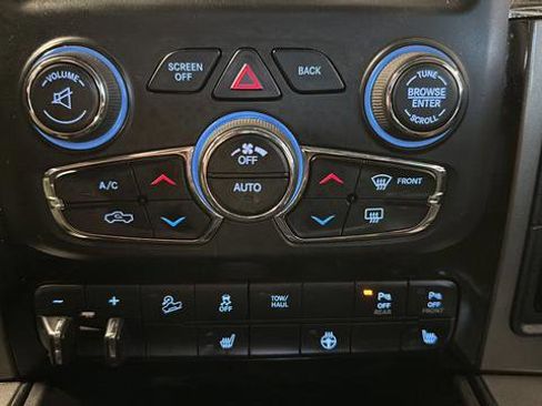 Used 2018 RAM 2500 Big Horn w/ Sport Appearance Group AWD/4WD image 15