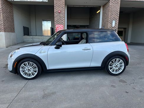 Used 2015 MINI Cooper S image 3