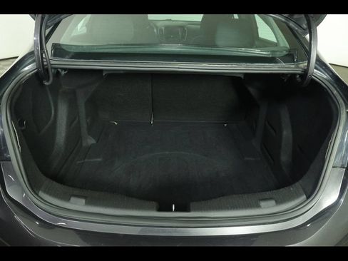 Used 2017 Chevrolet Cruze LT FWD image 7
