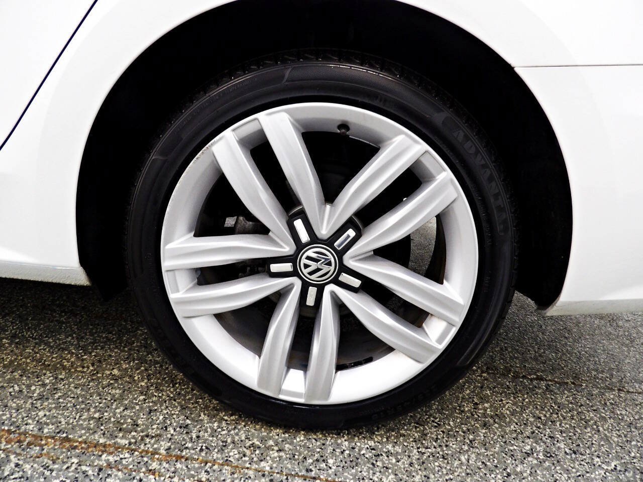 Used 2017 Volkswagen Passat 1.8T SE FWD image 20
