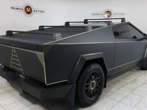 Used 2024 Tesla Cybertruck AWD Crew Cab image 3