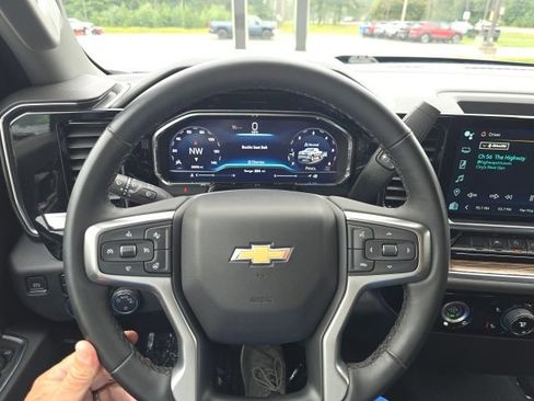 Used 2024 Chevrolet Silverado 1500 LT AWD/4WD image 21