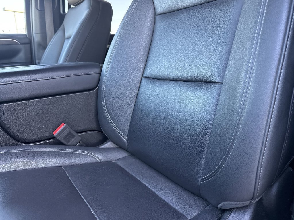 Used 2024 Chevrolet Suburban Z71 w/ Luxury Package AWD/4WD image 6