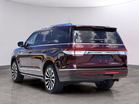 Used 2024 Lincoln Navigator Reserve AWD/4WD image 5