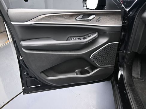 New 2026 Jeep Grand Cherokee Limited w/ Limited Altitude Package RWD image 13