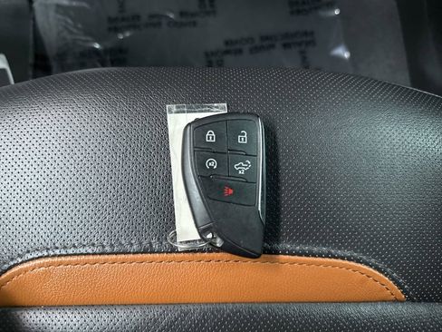 Used 2025 GMC Sierra 1500 AT4 w/ AT4 Premium Package AWD/4WD image 39