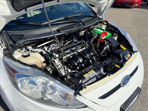 Used 2012 Ford Fiesta SE image 29