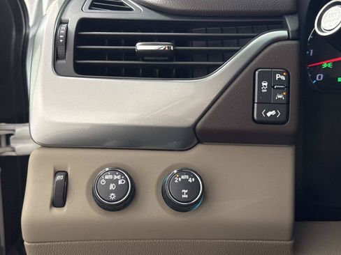 Used 2019 Chevrolet Tahoe LT w/ Luxury Package AWD/4WD image 33