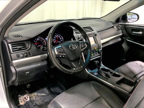Used 2016 Toyota Camry LE image 14