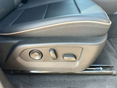 Used 2023 GMC Canyon Denali image 24