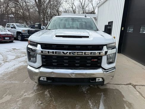 Used 2023 Chevrolet Silverado 2500 LT w/ Convenience Package image 3