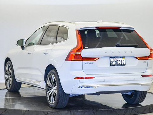 Certified 2022 Volvo XC60 B5 Inscription image 2