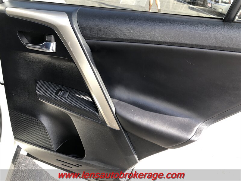 Used 2015 Toyota RAV4 Limited w/ Technology Package FWD image 19