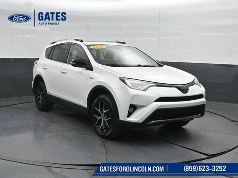Used 2018 Toyota RAV4 SE AWD/4WD image 4
