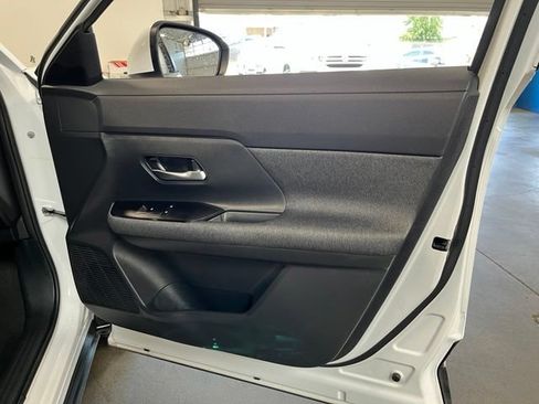 Used 2025 Nissan Kicks SV FWD image 12