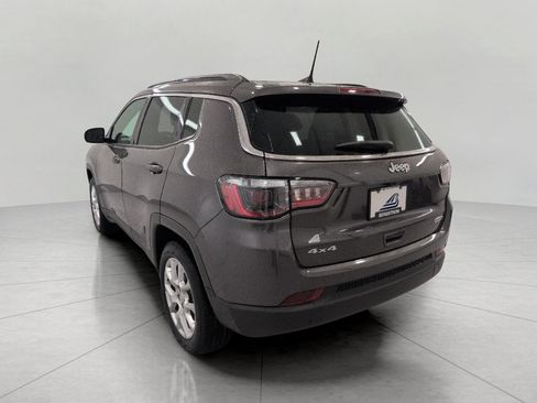 Used 2023 Jeep Compass Latitude AWD/4WD image 18