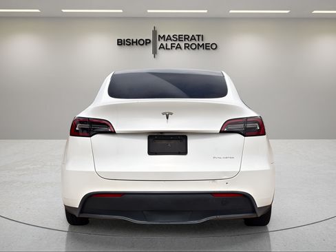 Used 2023 Tesla Model Y Long Range AWD/4WD image 4