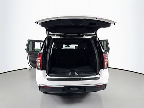 Used 2021 Chevrolet Suburban LT image 27