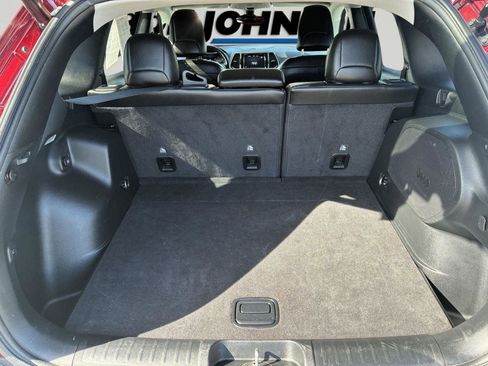 Used 2020 Jeep Cherokee Limited AWD/4WD image 11