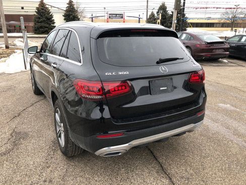 Used 2020 Mercedes-Benz GLC 300 4MATIC image 3