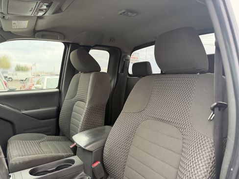 Used 2018 Nissan Frontier SV image 21
