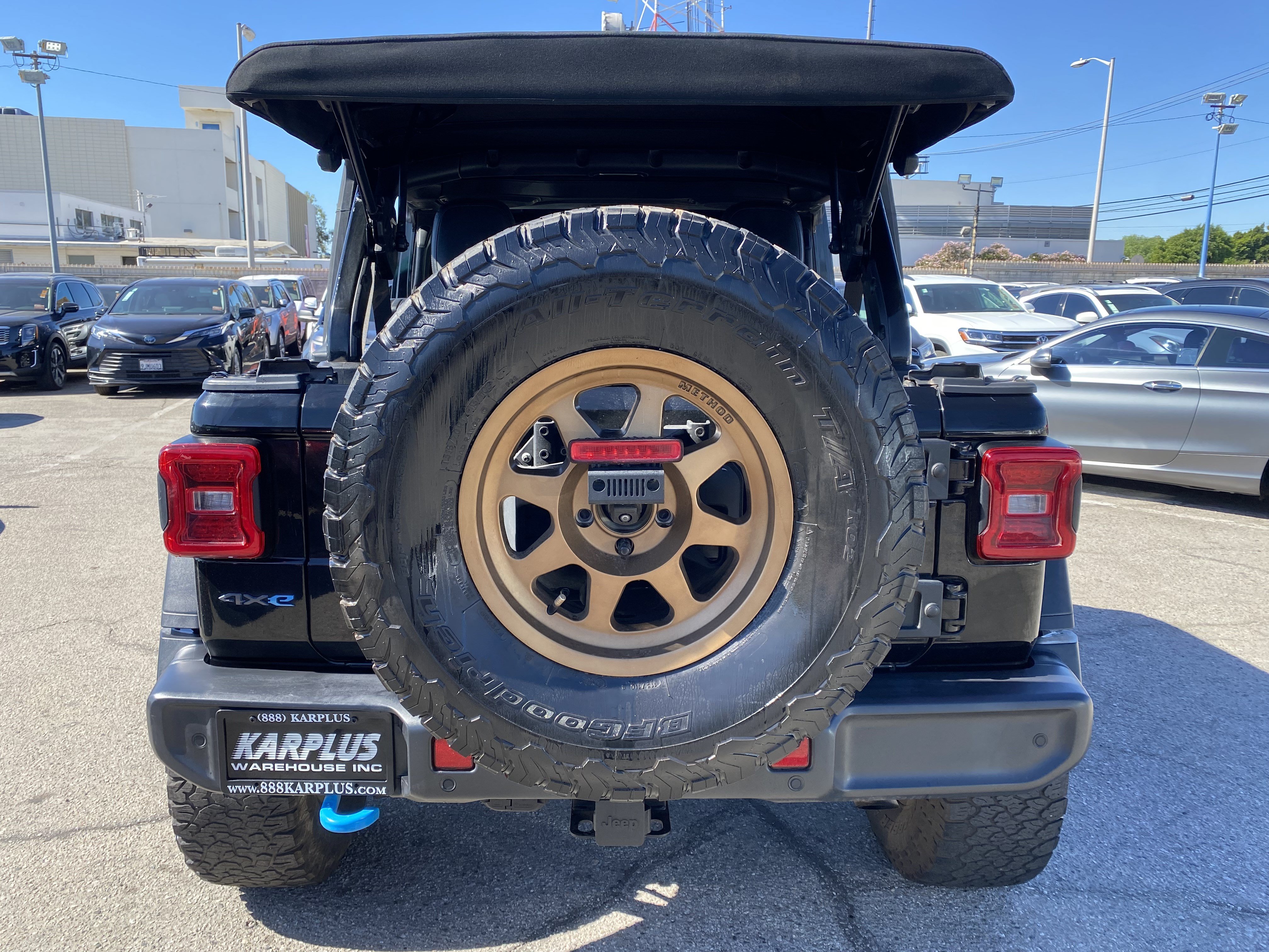 Used 2023 Jeep Wrangler Unlimited Rubicon 4xe AWD/4WD image 13