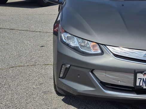 Used 2016 Chevrolet Volt Premier w/ Driver Confidence Package image 3