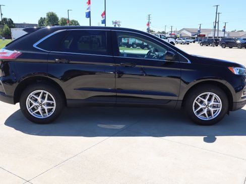 Used 2024 Ford Edge SEL w/ Convenience Package AWD/4WD image 4