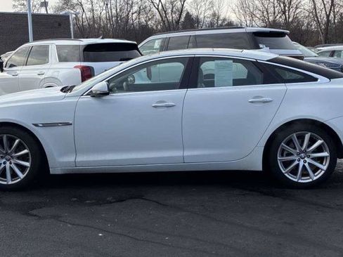 Used 2013 Jaguar XJ image 2