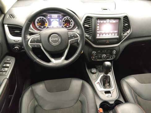 Used 2015 Jeep Cherokee Trailhawk w/ Cold Weather Group AWD/4WD image 22