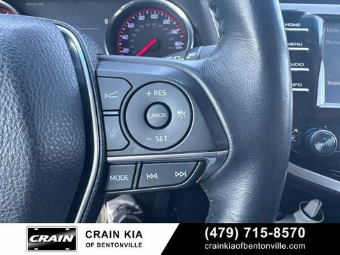 Used 2018 Toyota Camry XSE FWD image 17