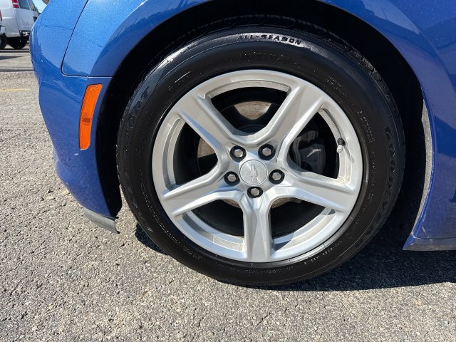 Used 2022 Chevrolet Camaro LT RWD image 10