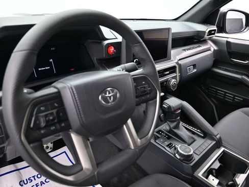 Used 2025 Toyota Tacoma TRD Sport image 23