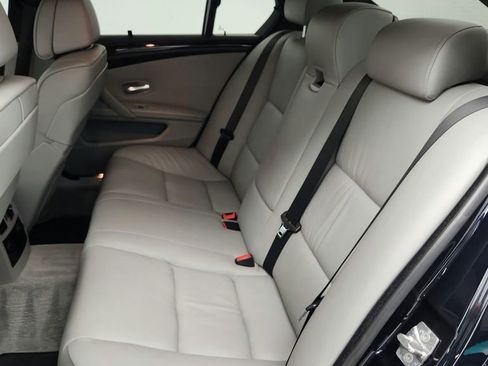 Used 2010 BMW 550i Sedan image 23