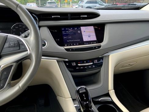 Used 2022 Cadillac XT5 Premium Luxury image 5