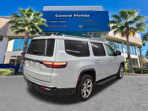 Used 2022 Jeep Wagoneer Series II AWD/4WD image 6