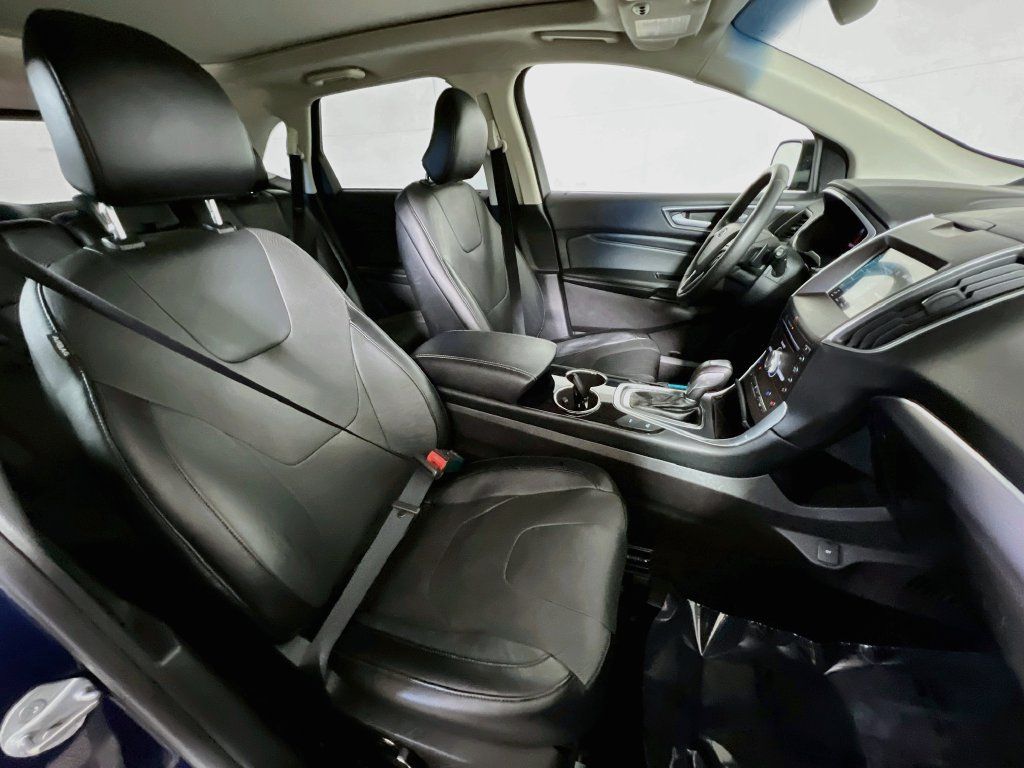 Used 2017 Ford Edge Titanium w/ Equipment Group 302A AWD/4WD image 23