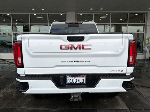 Used 2022 GMC Sierra 2500 AT4 w/ AT4 Premium Plus Package AWD/4WD image 12