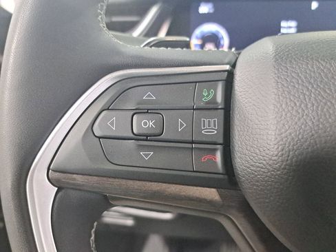 Certified 2023 Jeep Grand Cherokee Limited w/ Black Appearance Package image 18