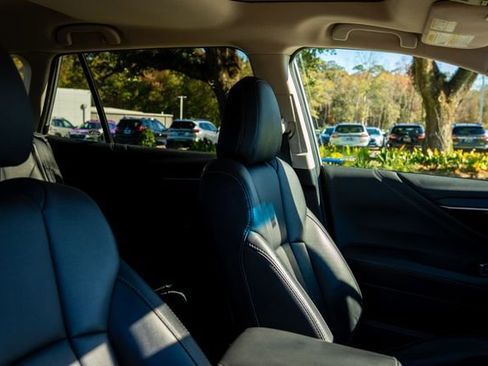 Used 2022 Subaru Outback Limited image 8