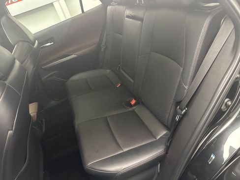 Used 2021 Toyota Venza Limited image 13