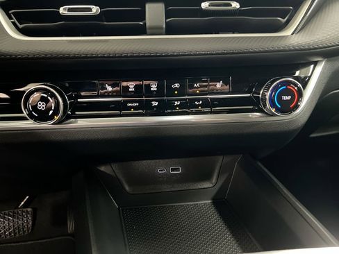 New 2026 Chevrolet Equinox LT FWD image 17